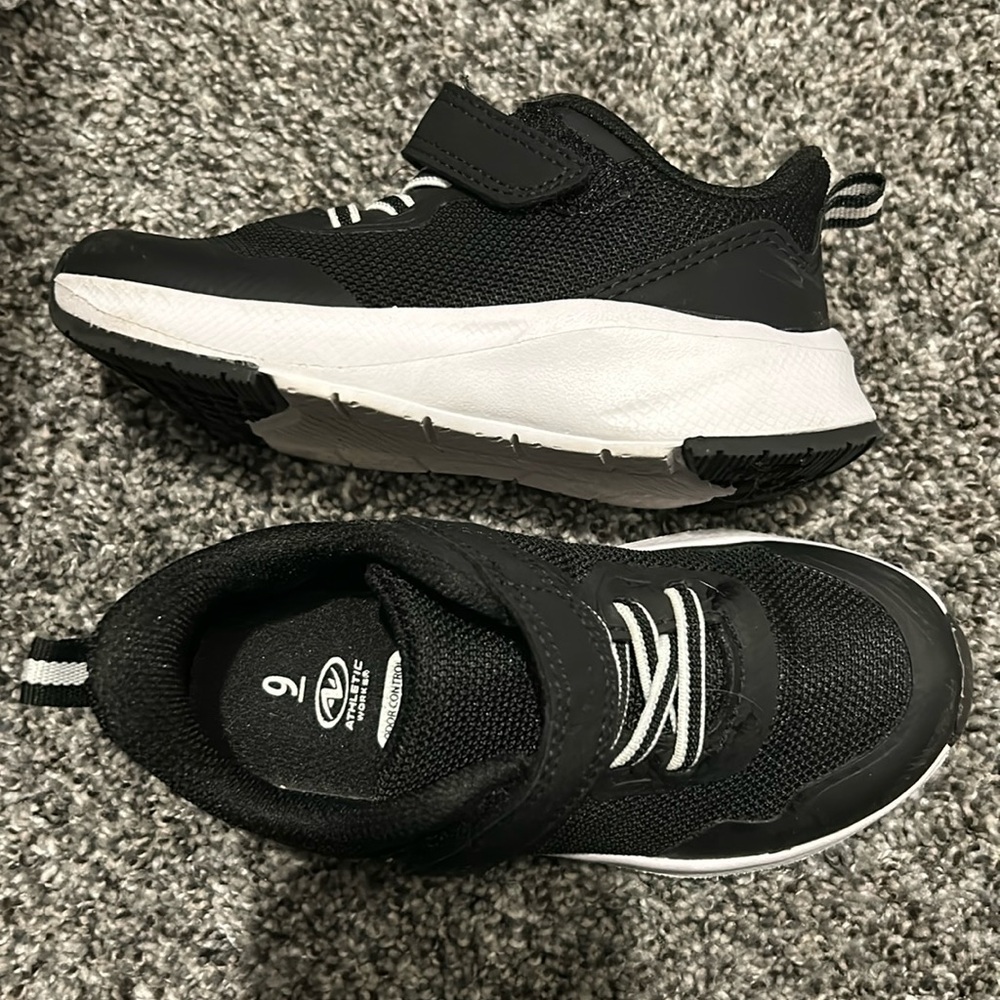 Black boy non-tie shoes